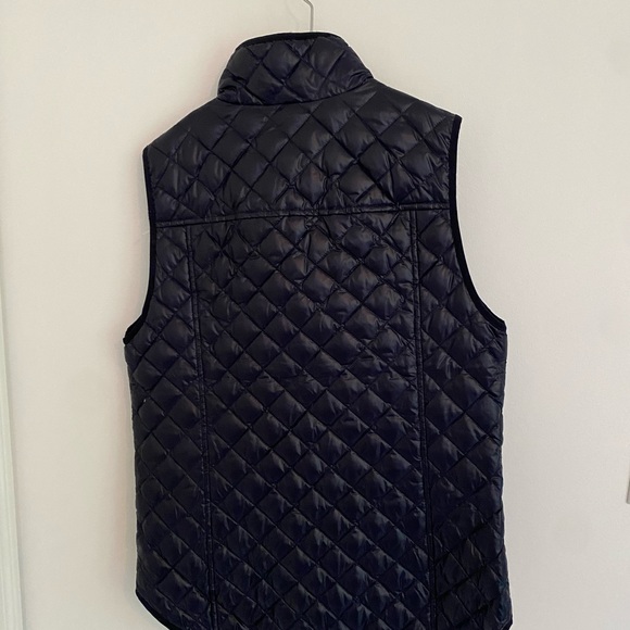 VEST - Picture 3 of 3
